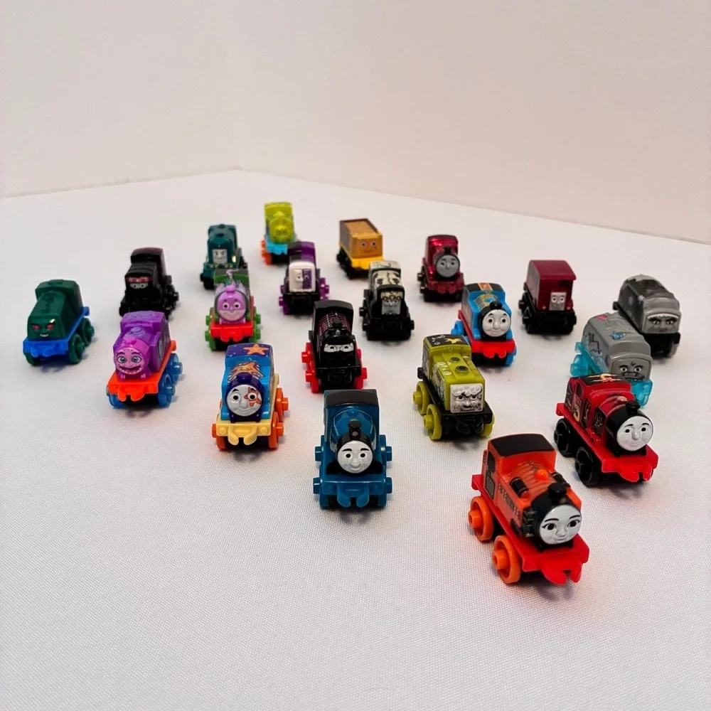 Fisher-Price Thomas & Friends Minis Toy Train 20 Pack Miniature Trains Unique